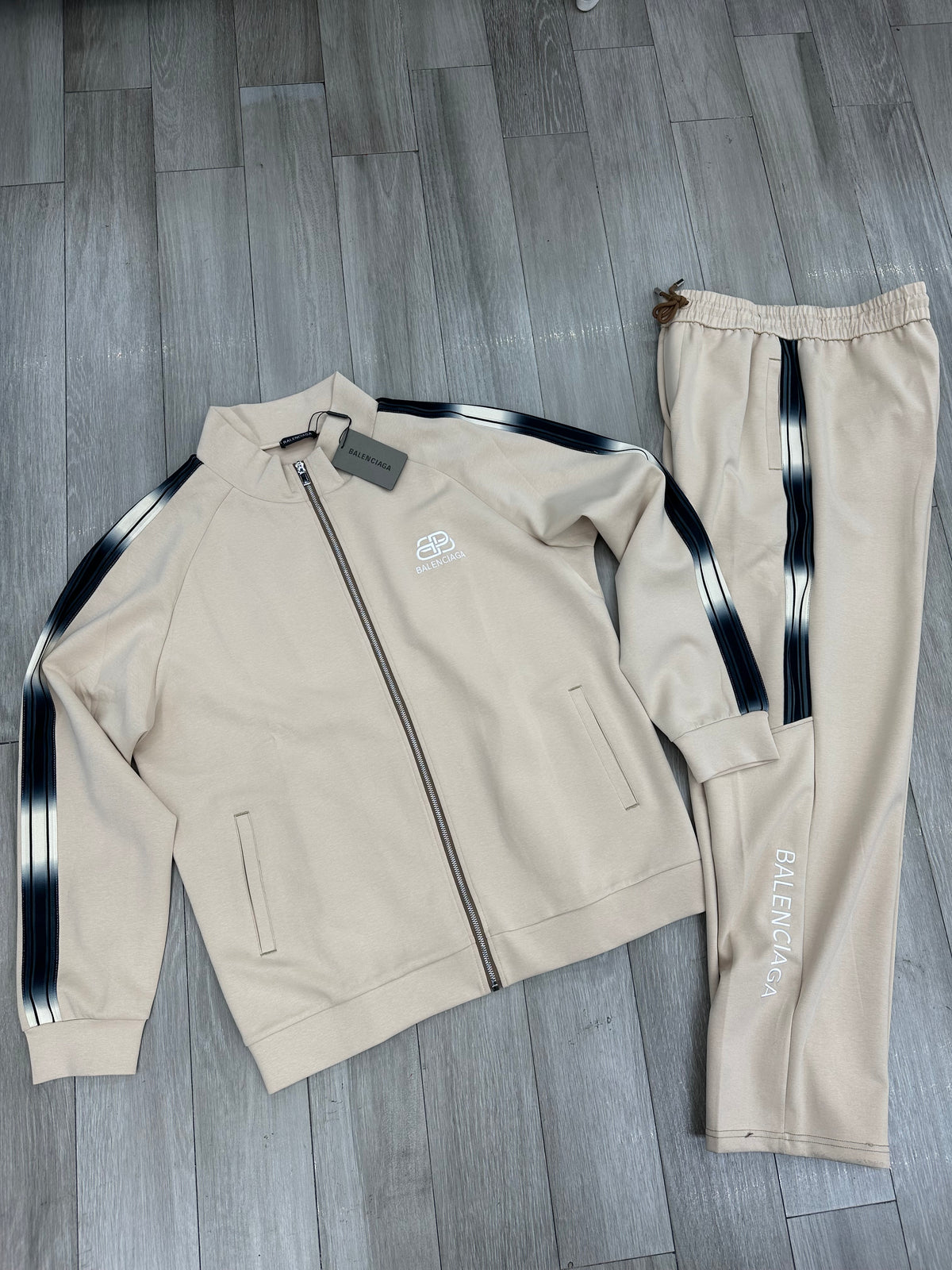 Balenciaga μπεζ